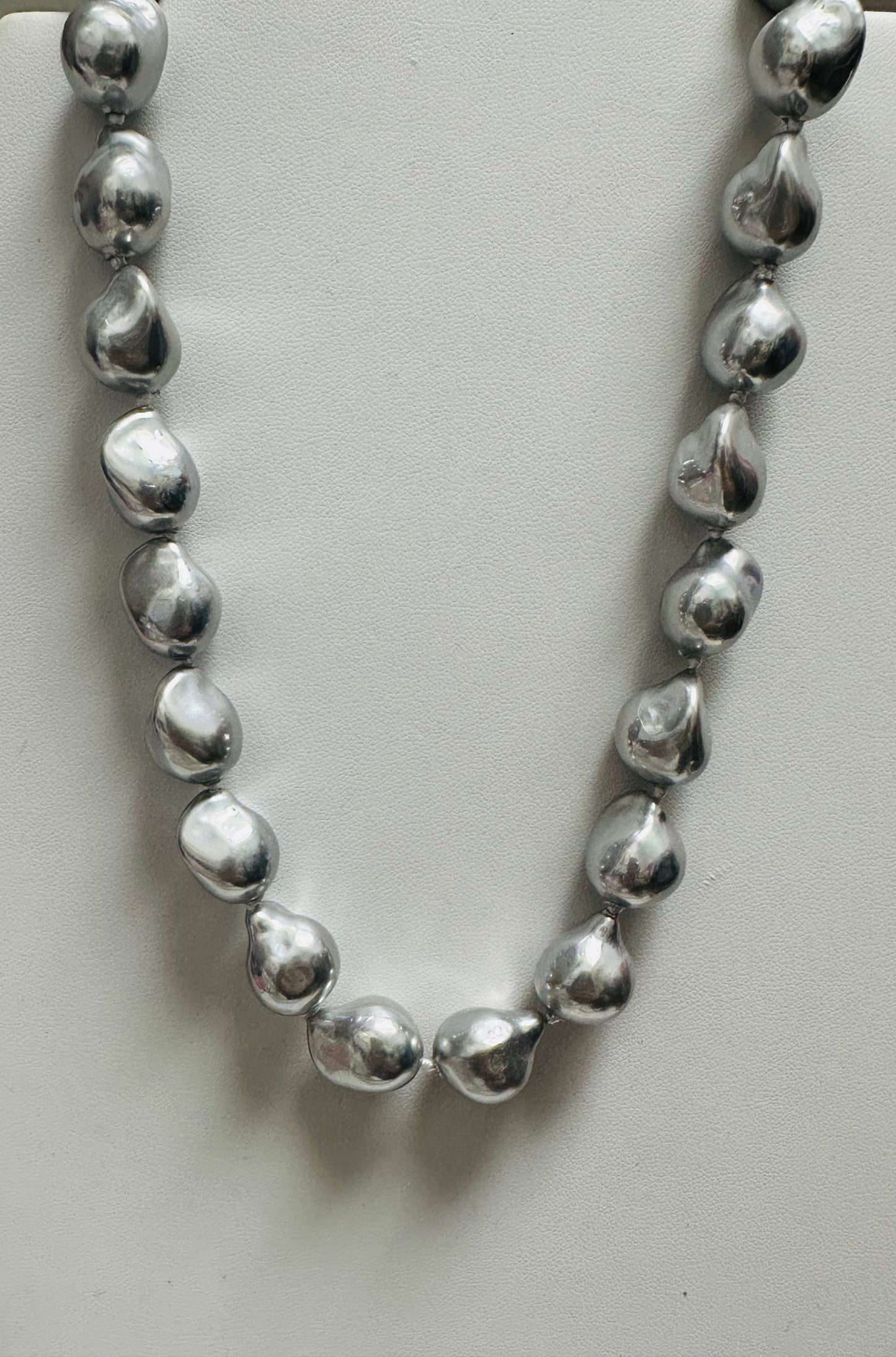 Fancy Shell Pearl Necklace