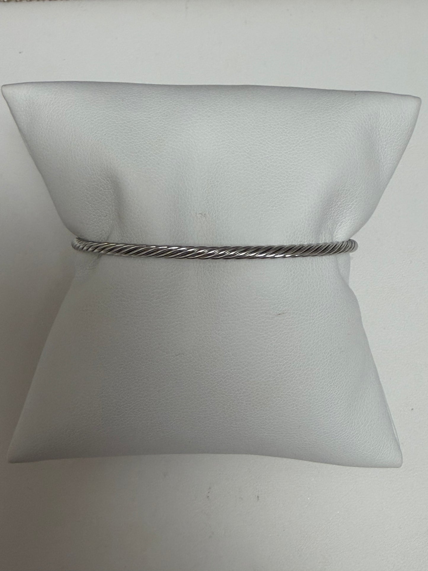Two Tone Stirrup Bracelet