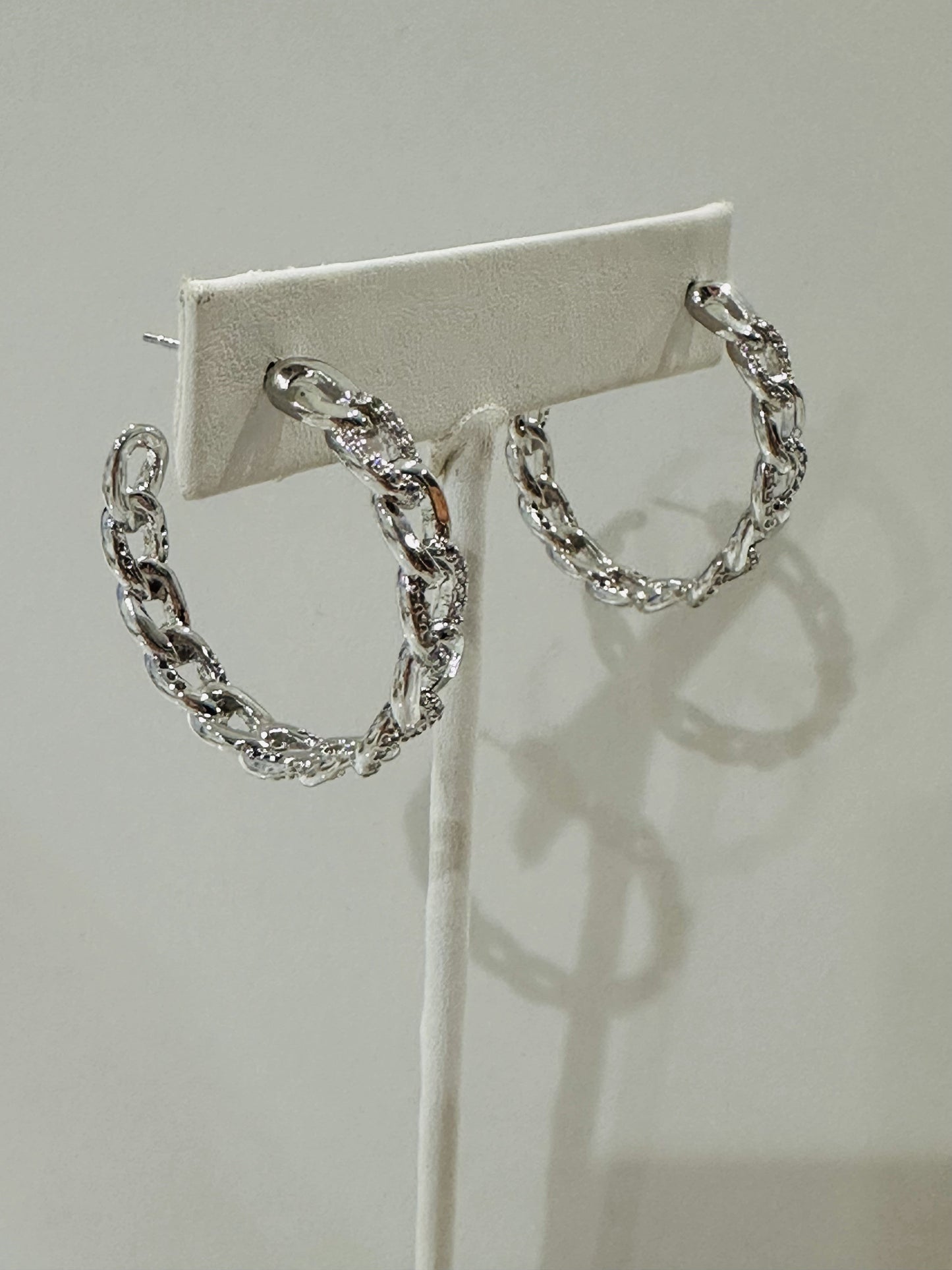 Pave chain Hoops