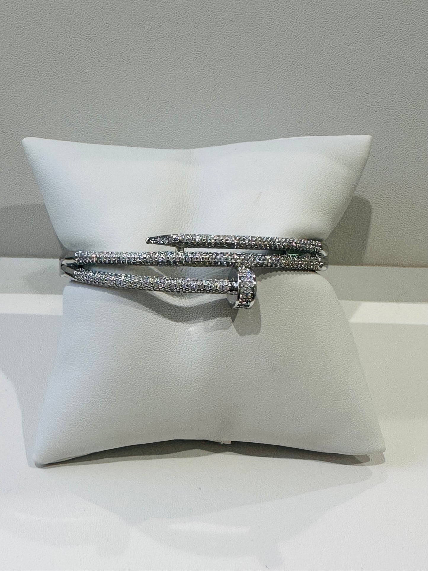 Pave Nail Head Bengal