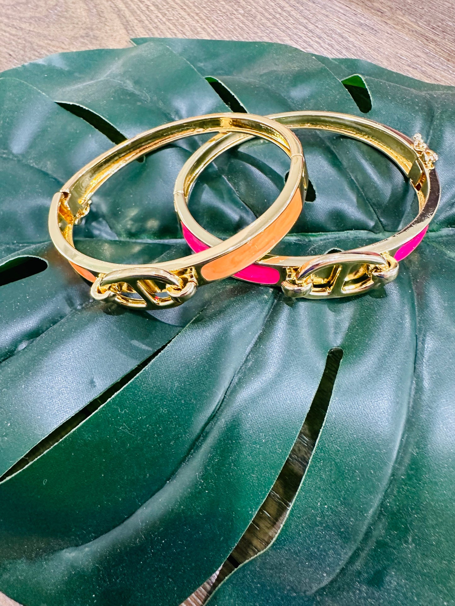 Enamel buckle bangle