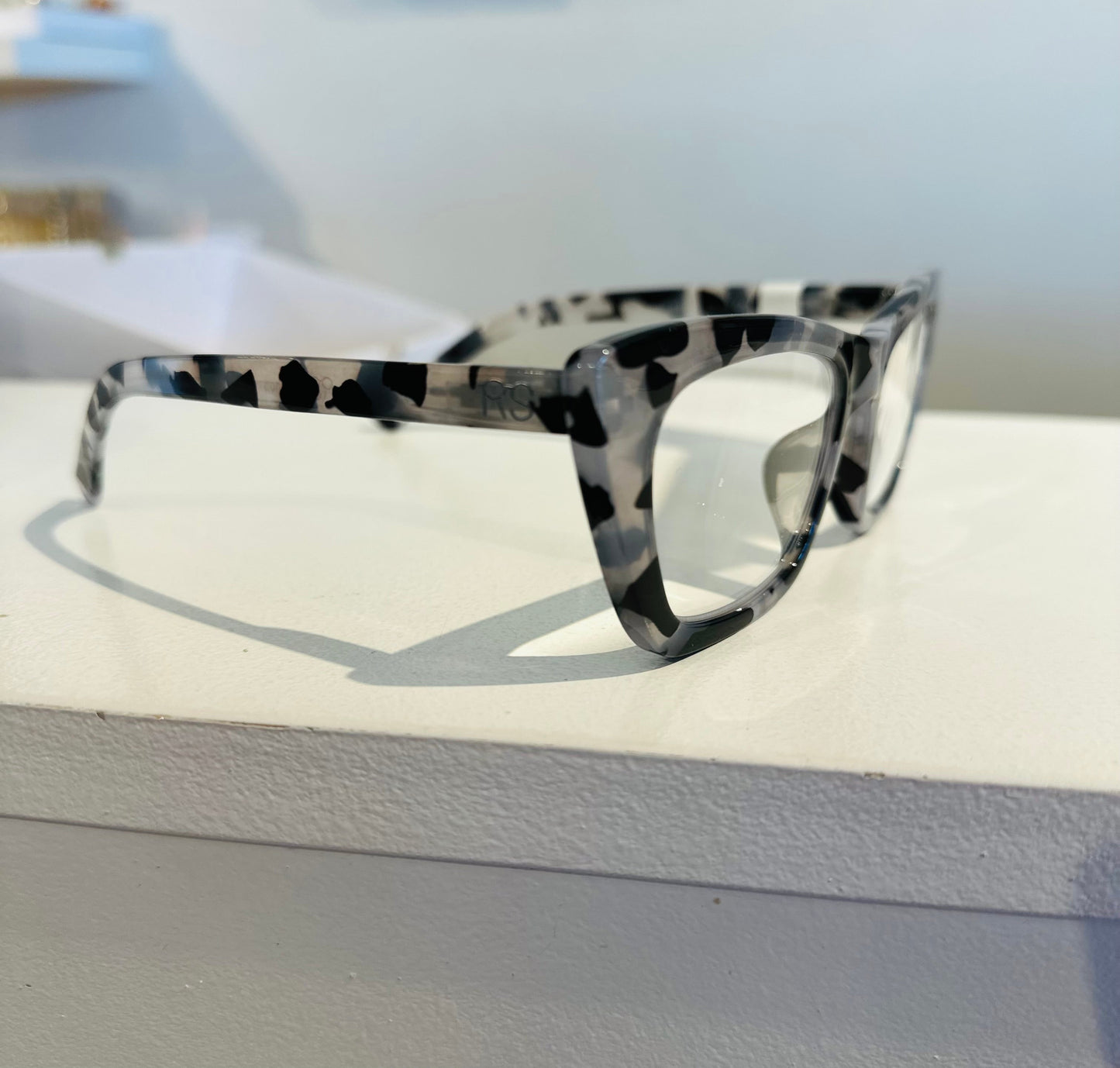 Tortoise cat eye