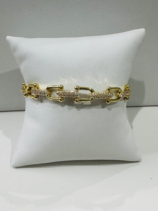Stirrup link cuff