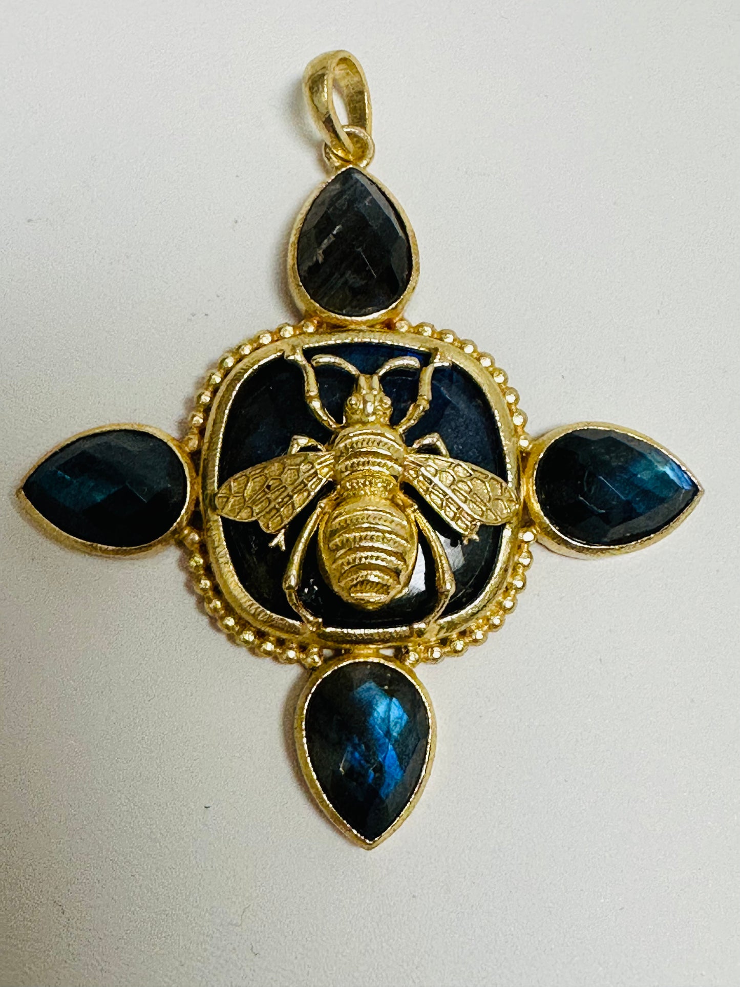 Bee Pendent