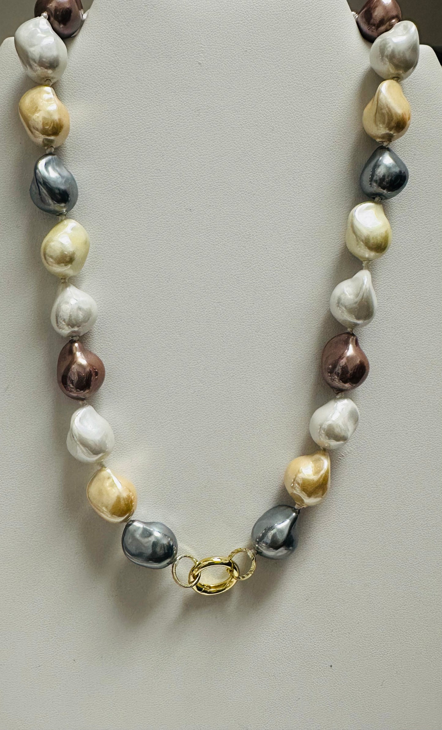 Fancy Shell Pearl Necklace