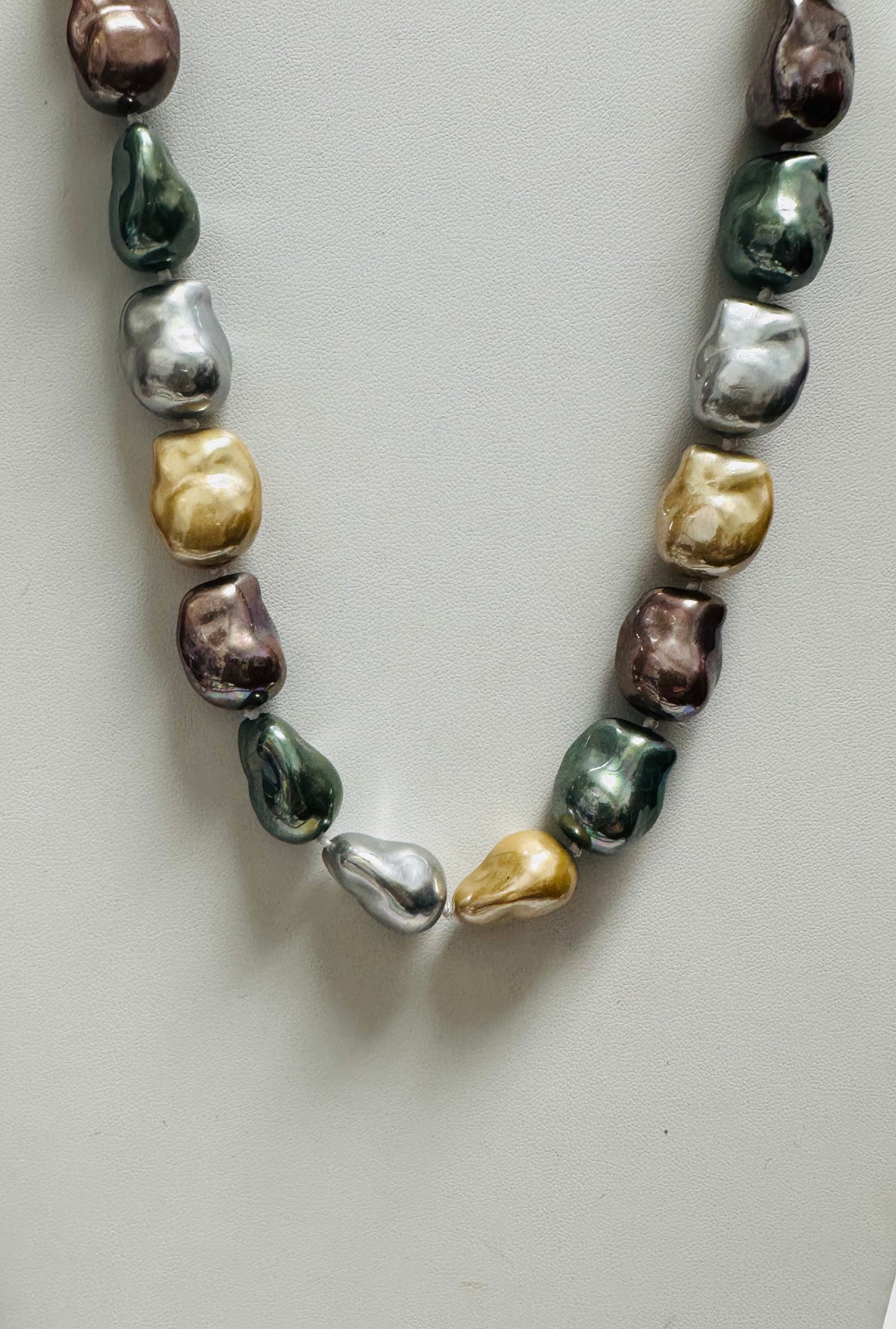 Fancy Shell Pearl Necklace