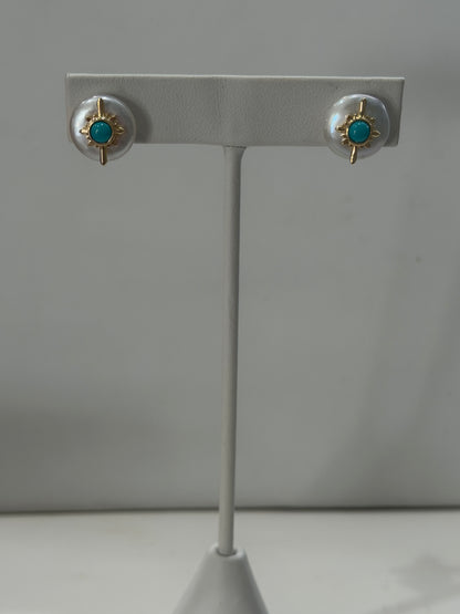 Shell Pearl Stud Earrings