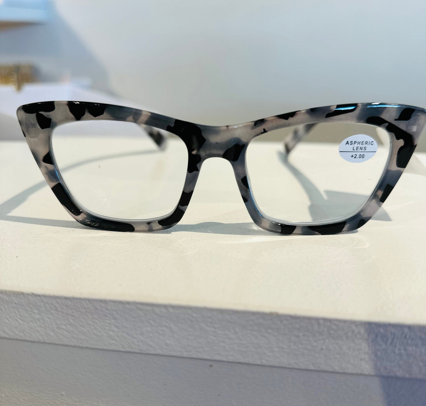 Tortoise cat eye