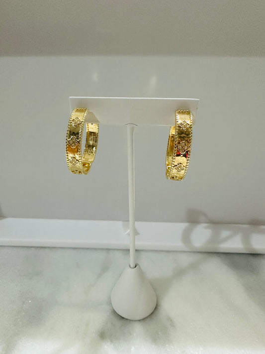 Wide Clover Hoops