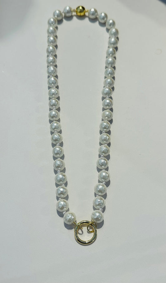 Shell Pearl Necklace