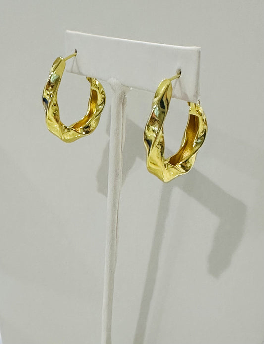 Twisted Hoop