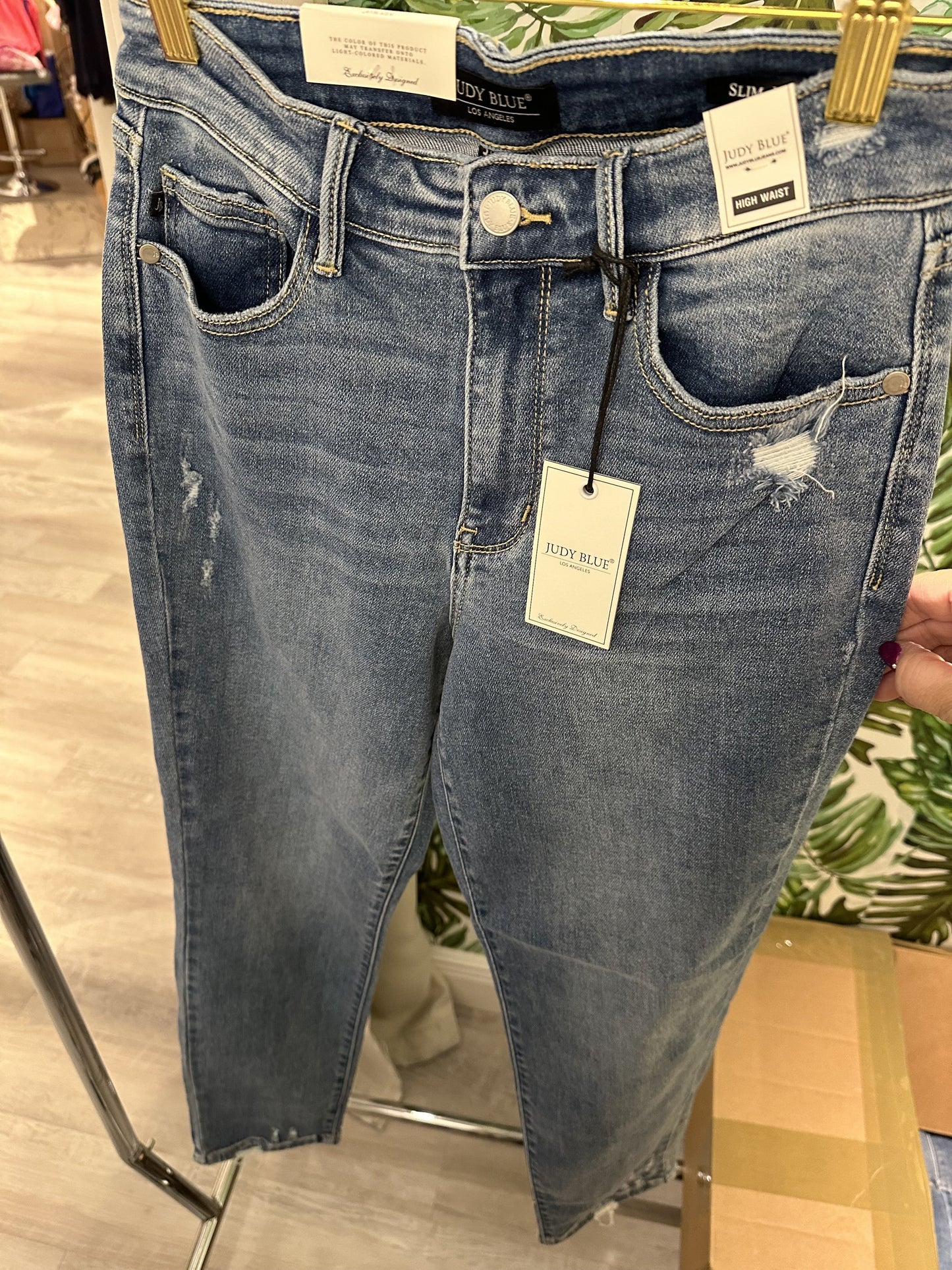 Camil Back Hem